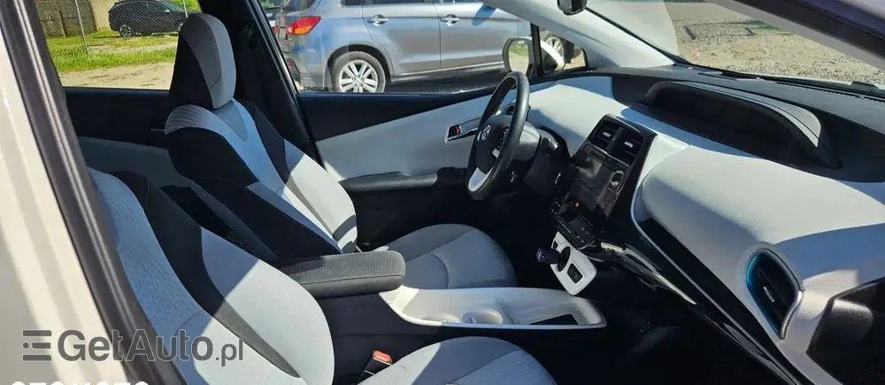 TOYOTA Prius Hybrid