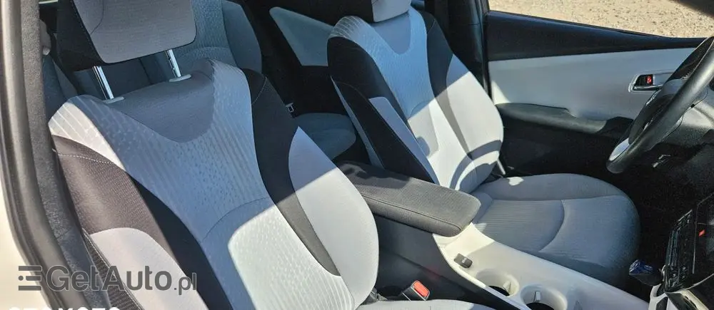 TOYOTA Prius Hybrid
