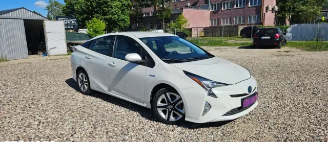 TOYOTA Prius Hybrid