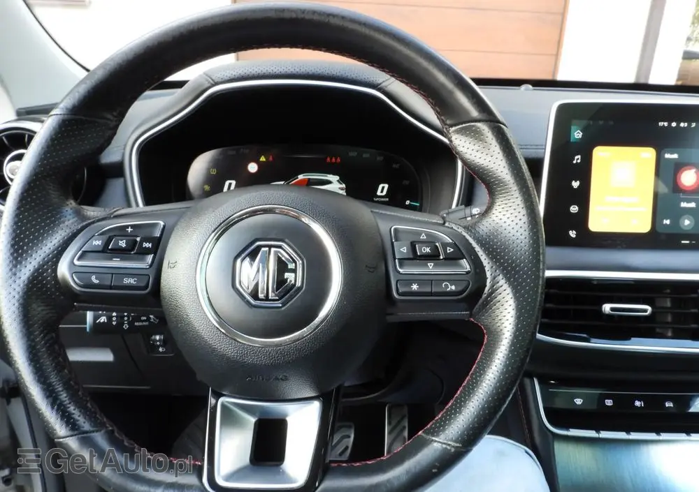MG HS PHEV Luxury