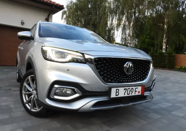 MG HS PHEV Luxury