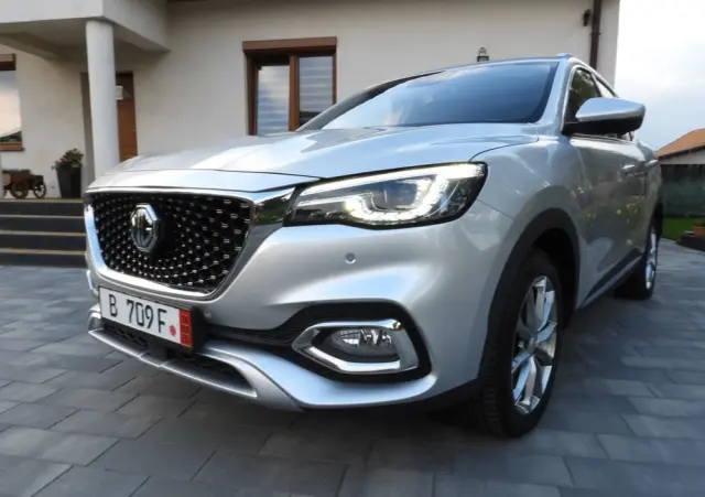 MG HS PHEV Luxury