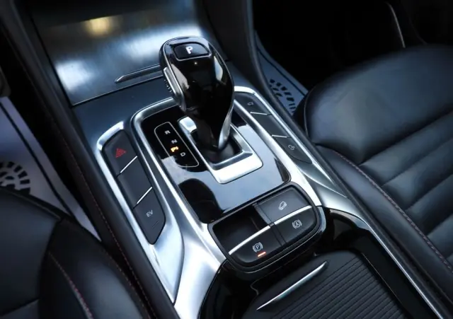 MG HS PHEV Luxury
