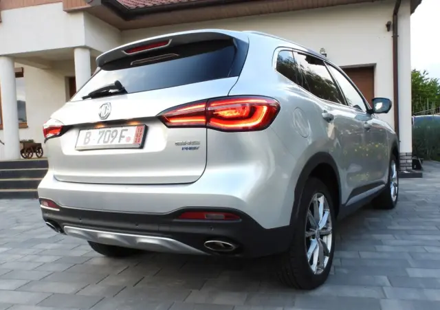 MG HS PHEV Luxury