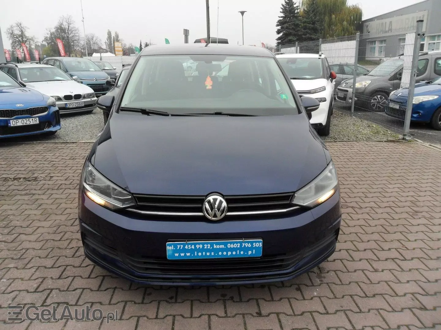 VOLKSWAGEN Touran 