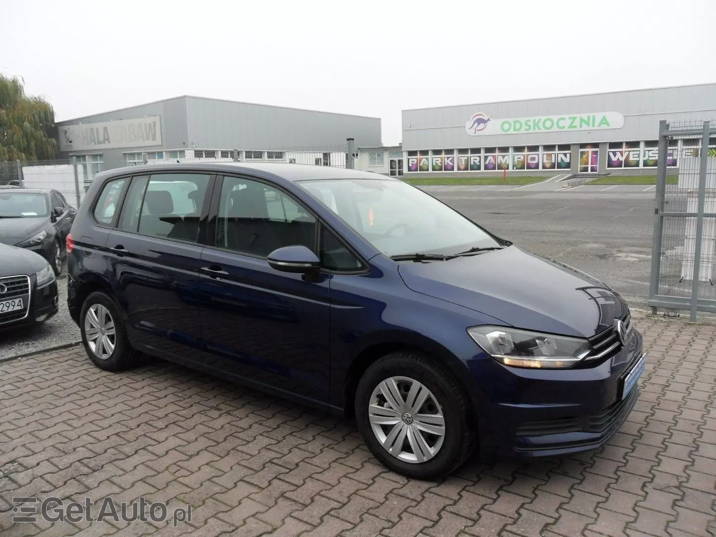 VOLKSWAGEN Touran 
