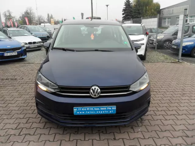 VOLKSWAGEN Touran 