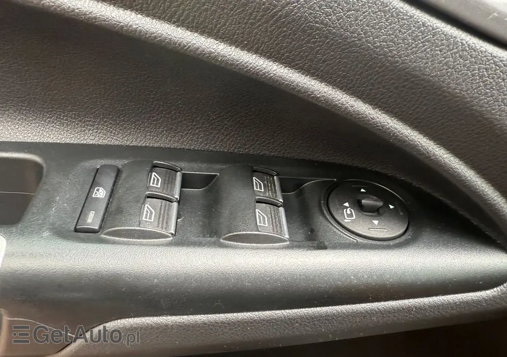 FORD Tourneo Connect 1.0 EcoBoost Start-Stop Titanium