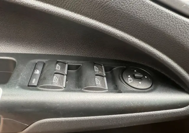 FORD Tourneo Connect 1.0 EcoBoost Start-Stop Titanium