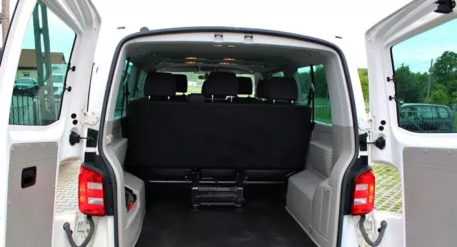 VOLKSWAGEN Caravelle 