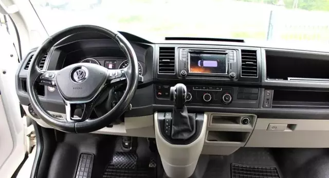 VOLKSWAGEN Caravelle 