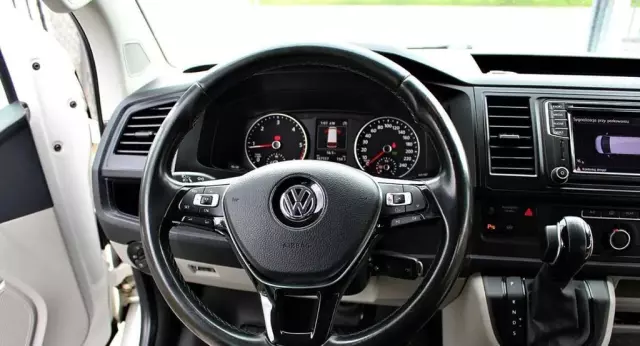 VOLKSWAGEN Caravelle 