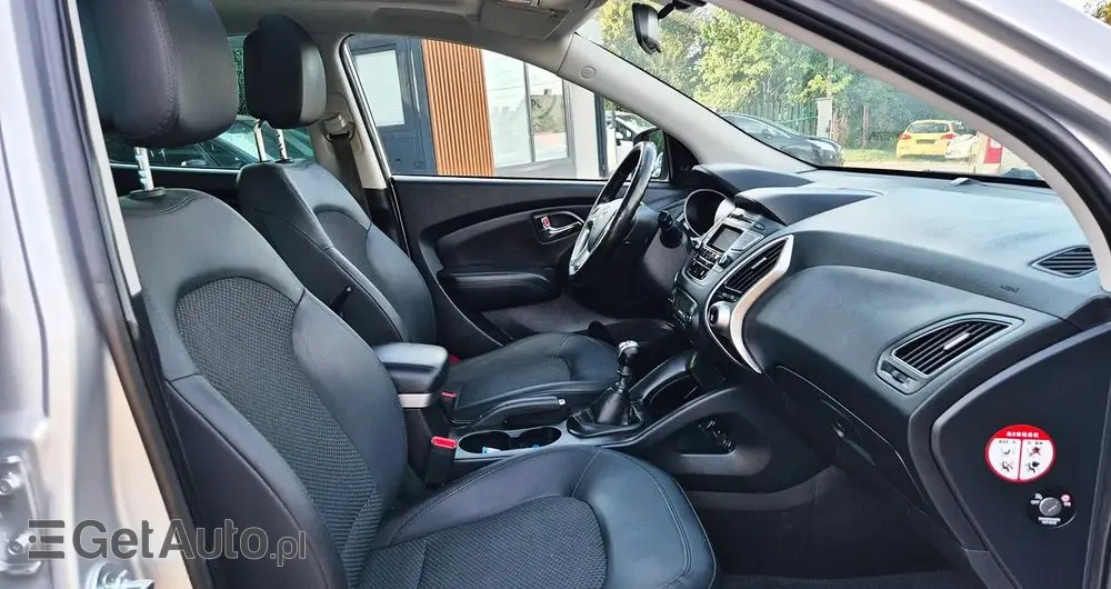 HYUNDAI Ix35 Blue 1.6 2WD Finale Gold