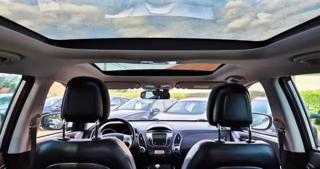 HYUNDAI Ix35 Blue 1.6 2WD Finale Gold