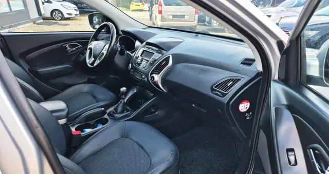 HYUNDAI Ix35 Blue 1.6 2WD Finale Gold