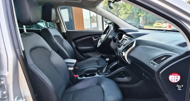 HYUNDAI Ix35 Blue 1.6 2WD Finale Gold