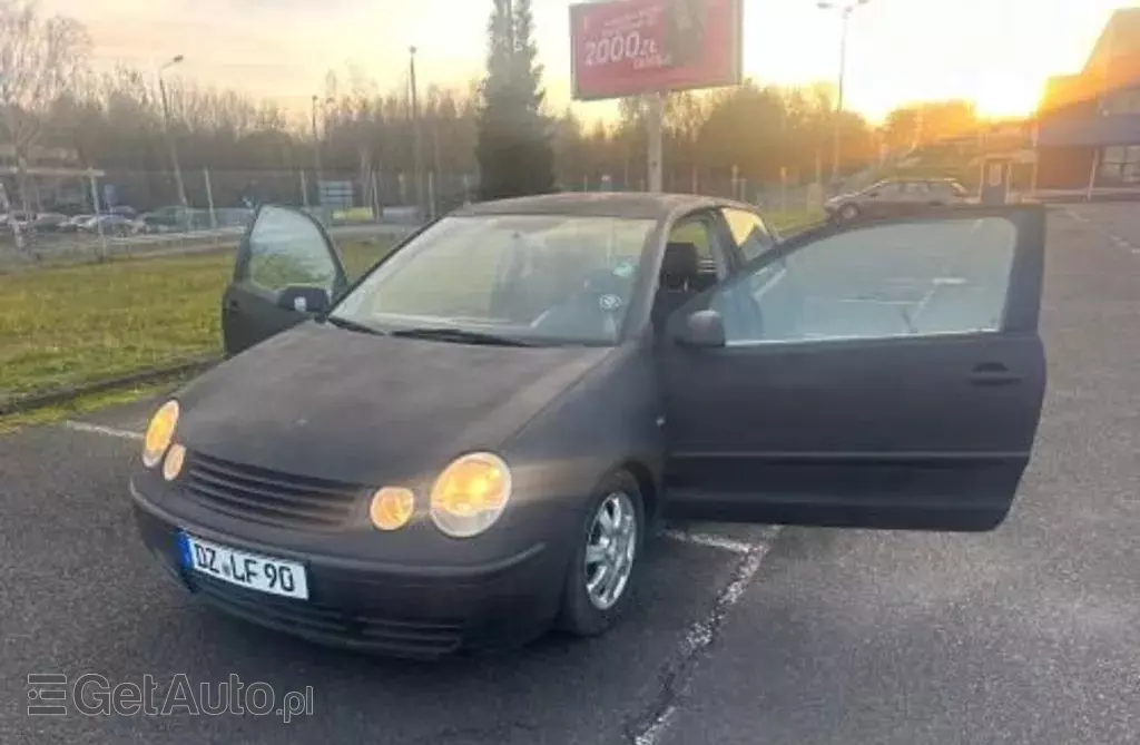 VOLKSWAGEN Polo 