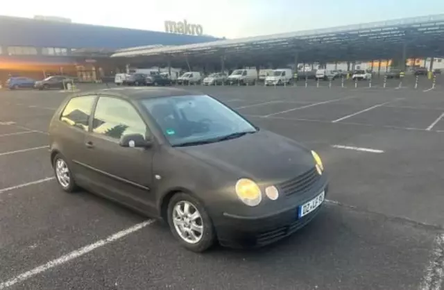 VOLKSWAGEN Polo 
