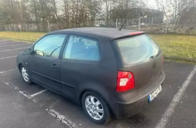 VOLKSWAGEN Polo 