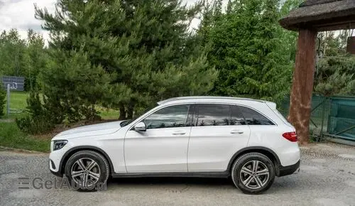 MERCEDES-BENZ GLC 