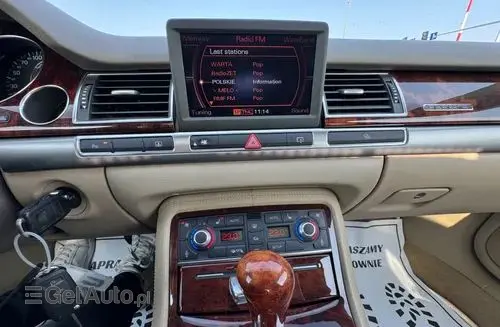 AUDI A8 