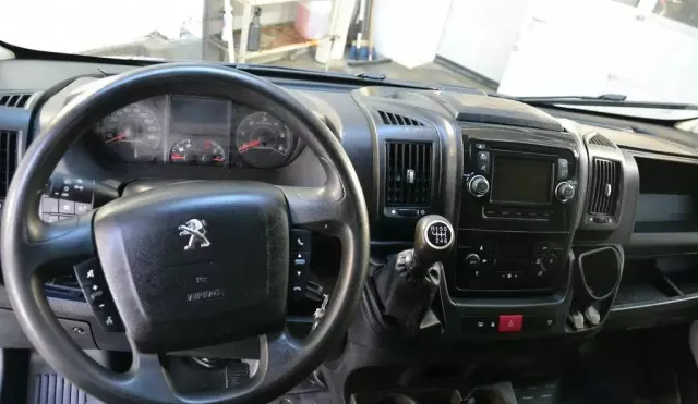 PEUGEOT Boxer 