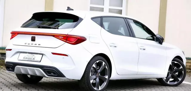 CUPRA Leon 