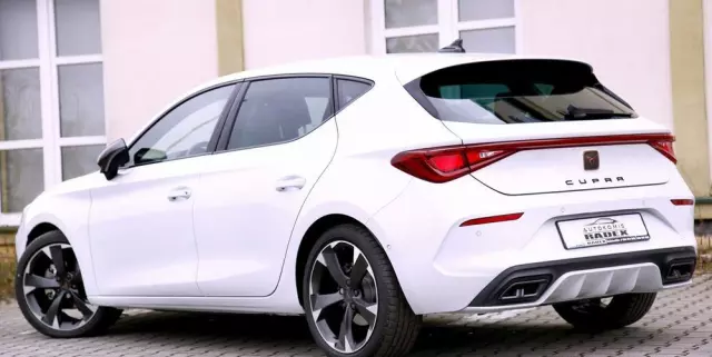 CUPRA Leon 