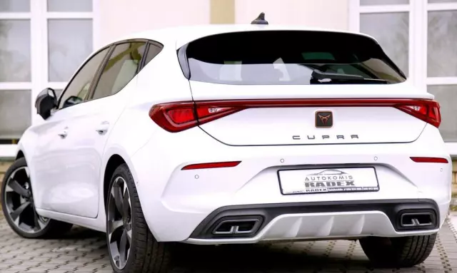 CUPRA Leon 