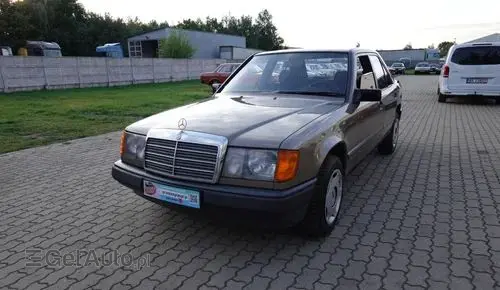 MERCEDES-BENZ W124 