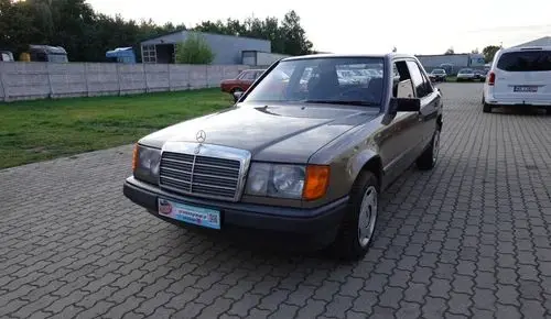 MERCEDES-BENZ W124 