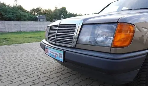 MERCEDES-BENZ W124 