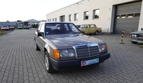 MERCEDES-BENZ W124 