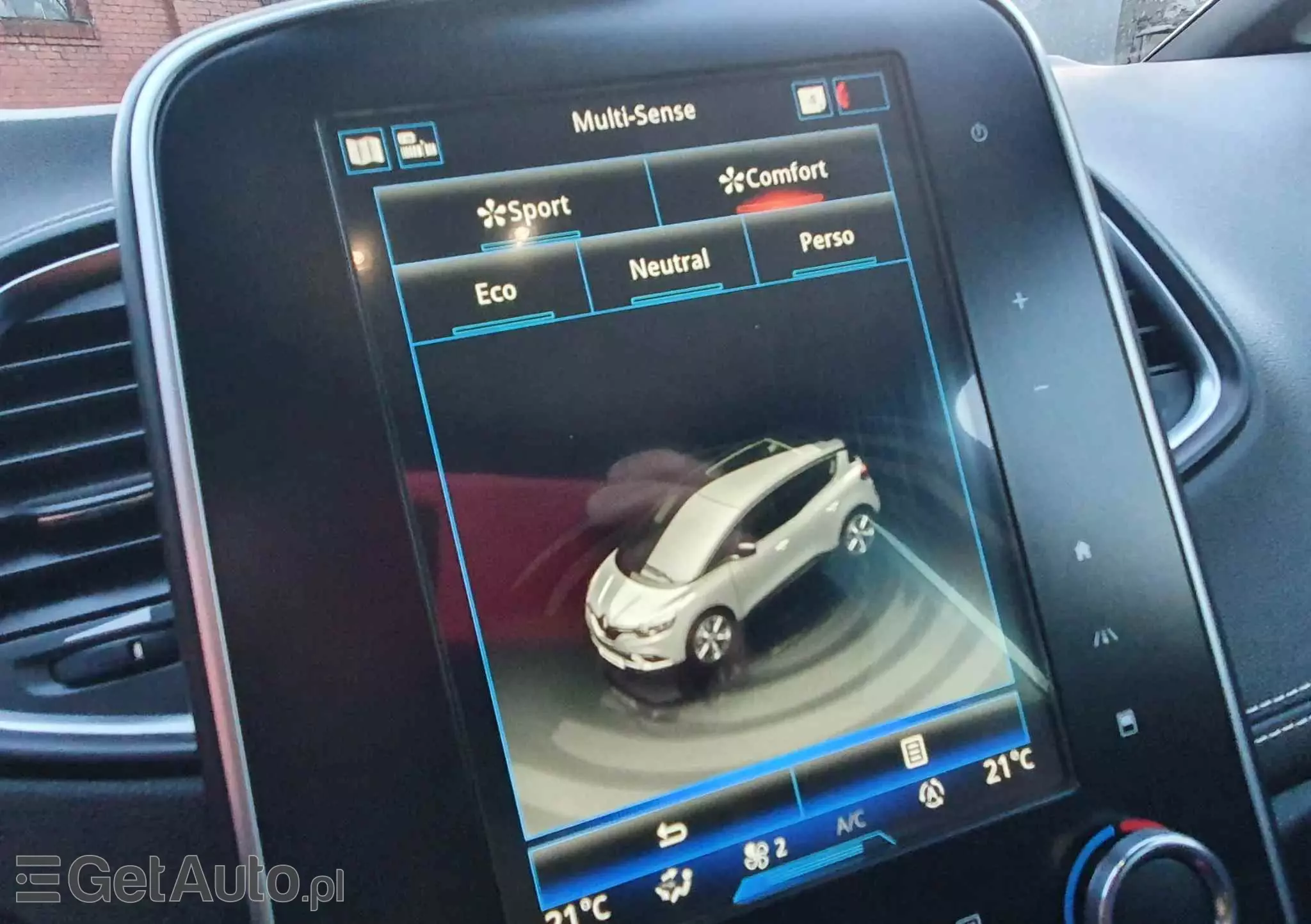 RENAULT Scenic ENERGY TCe 140 LIMITED