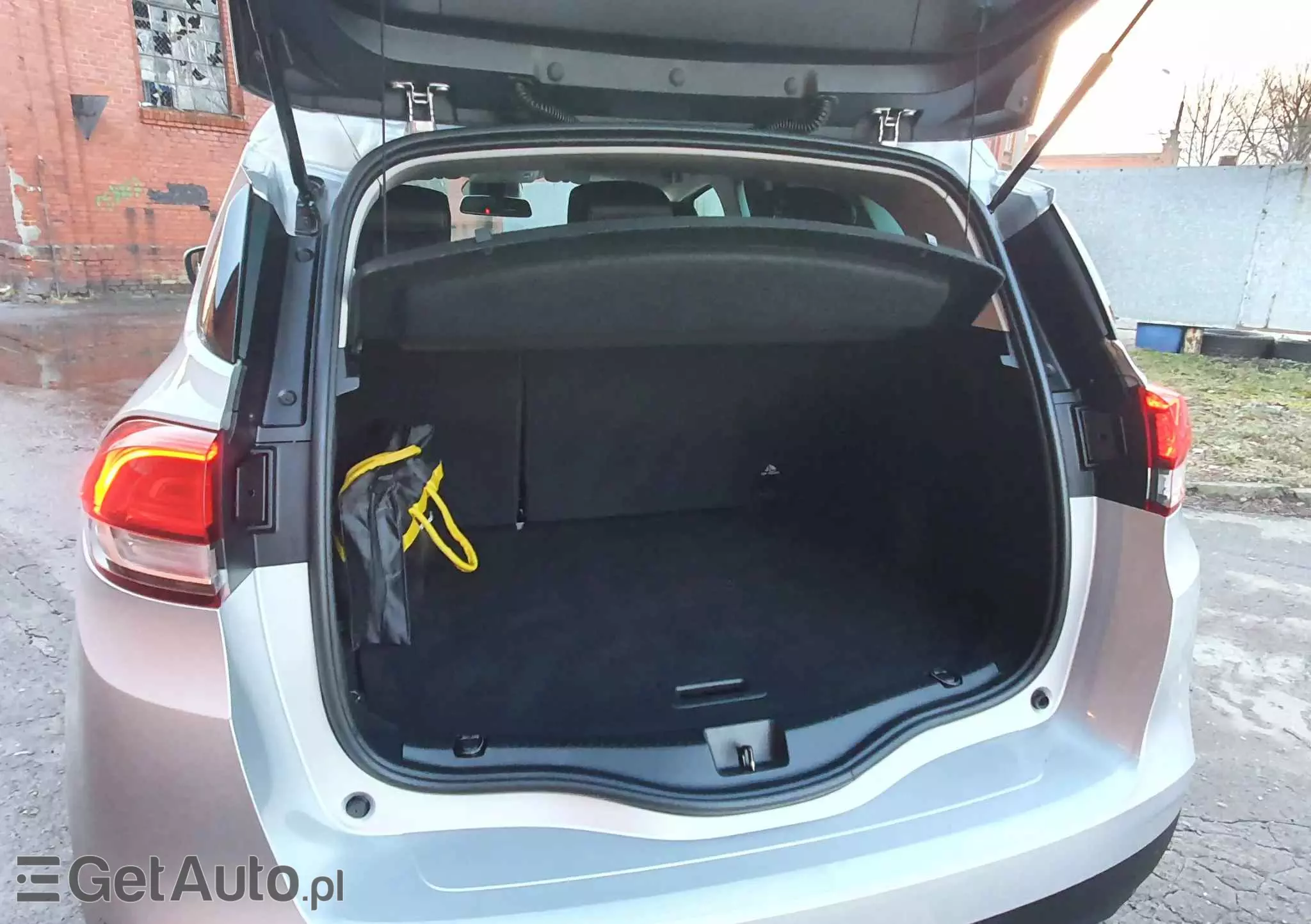 RENAULT Scenic ENERGY TCe 140 LIMITED