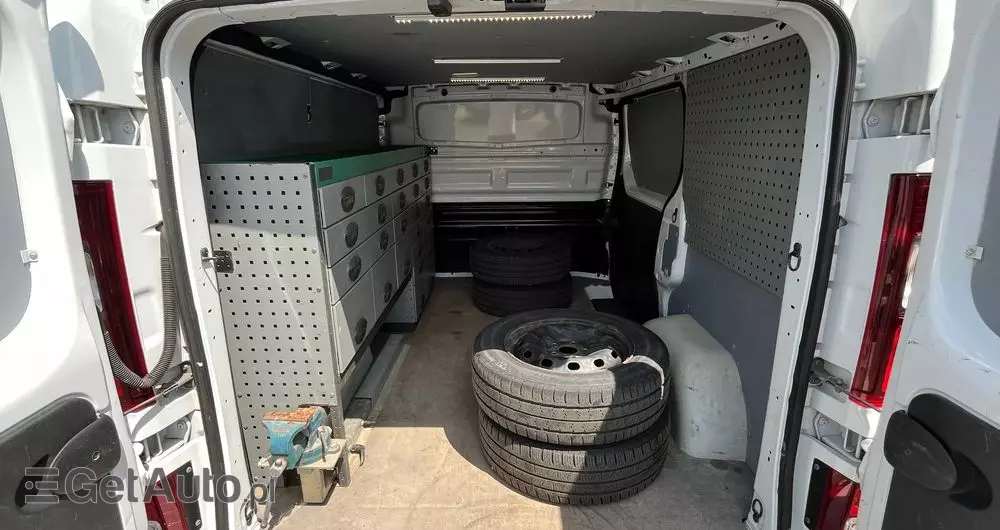 OPEL Vivaro 