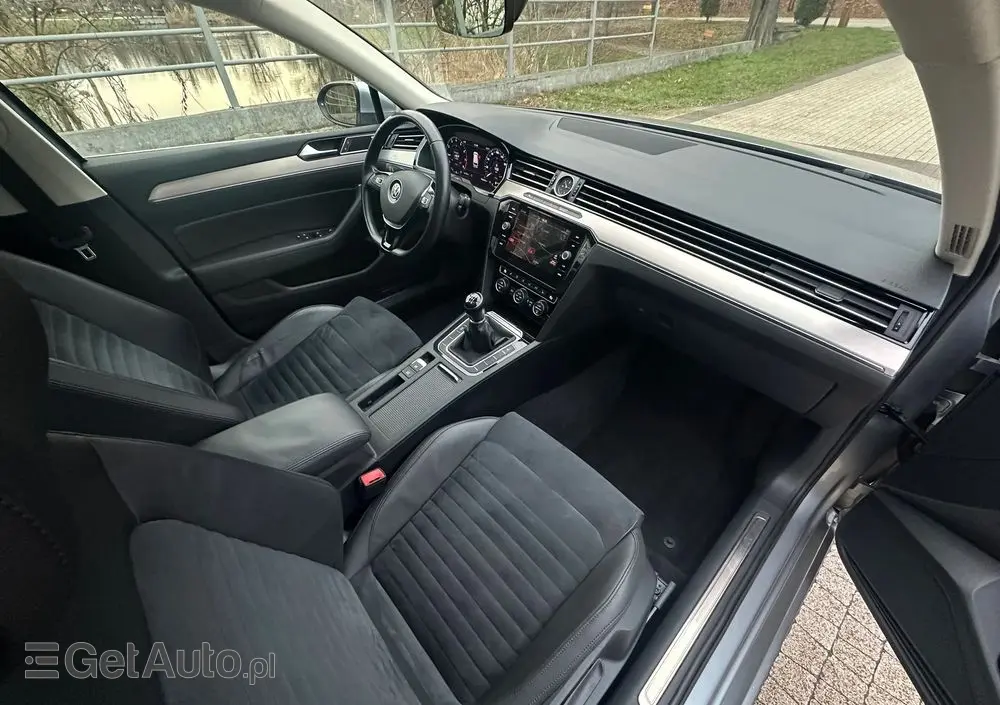 VOLKSWAGEN Passat Ver-1-5-tsi-evo-highline