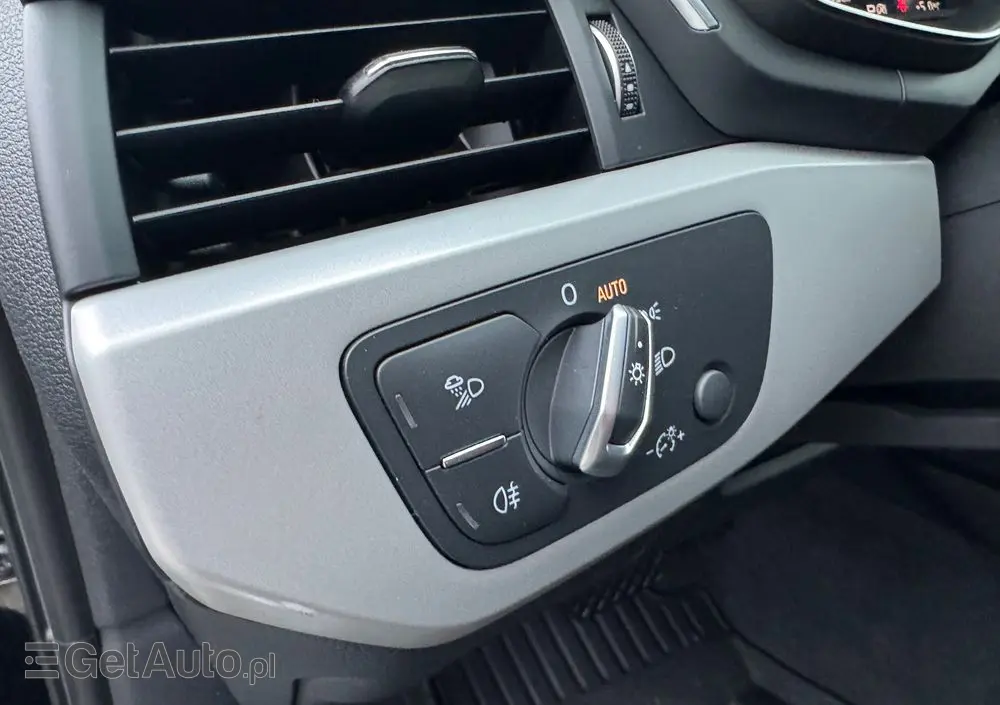 AUDI A4 Avant 35 TDI S tronic advanced