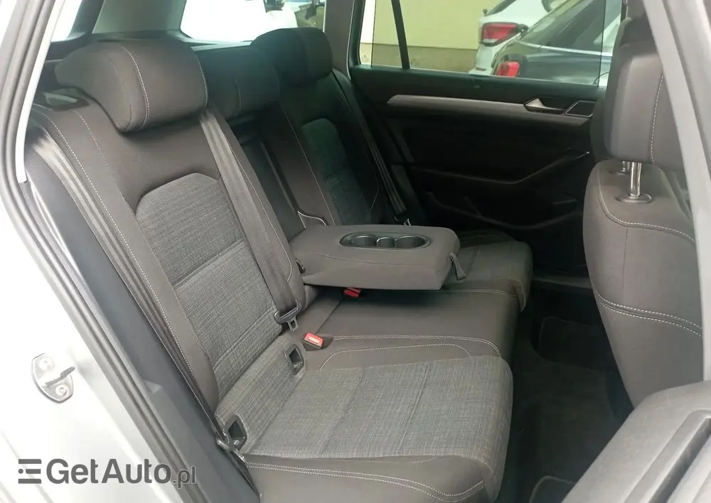 VOLKSWAGEN Passat Variant 2.0 TDI SCR Business Plus DSG
