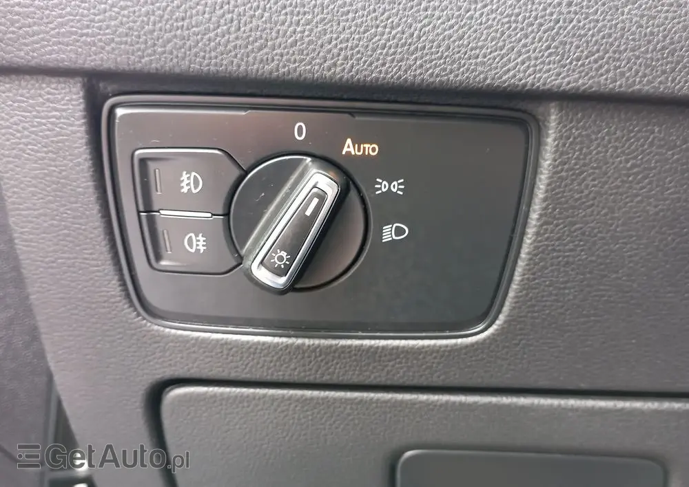 VOLKSWAGEN Passat Variant 2.0 TDI SCR Business Plus DSG