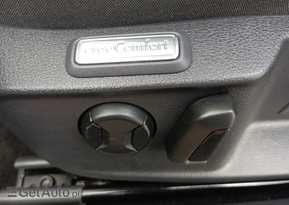 VOLKSWAGEN Passat Variant 2.0 TDI SCR Business Plus DSG