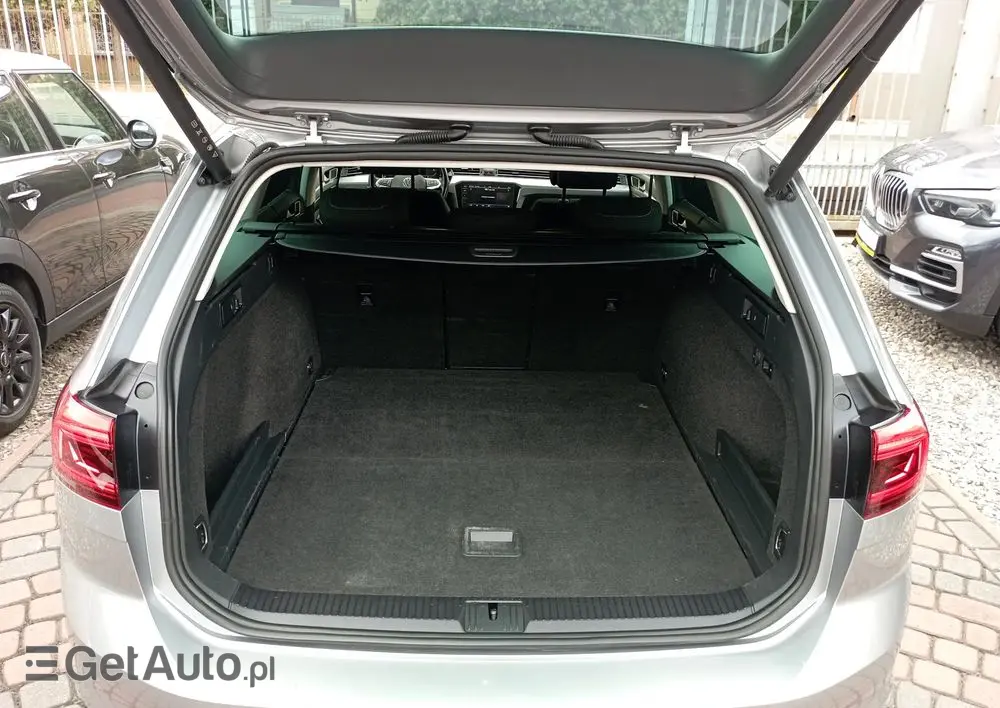 VOLKSWAGEN Passat Variant 2.0 TDI SCR Business Plus DSG