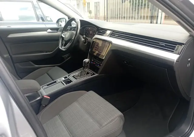 VOLKSWAGEN Passat Variant 2.0 TDI SCR Business Plus DSG