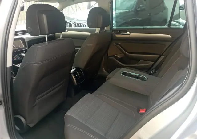VOLKSWAGEN Passat Variant 2.0 TDI SCR Business Plus DSG