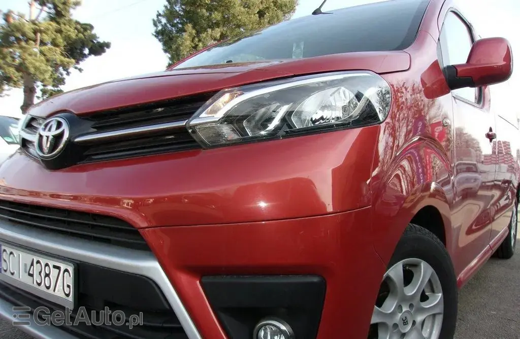 TOYOTA Proace 