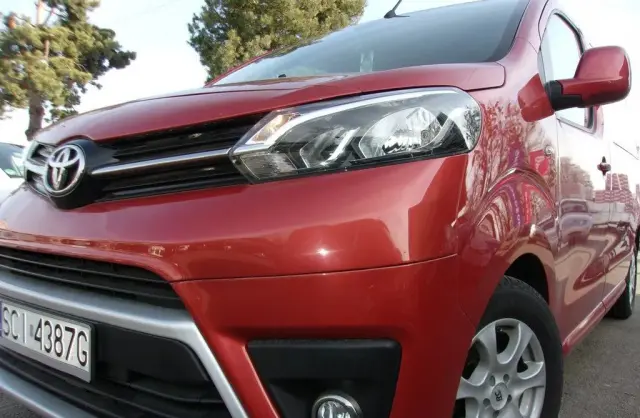 TOYOTA Proace 