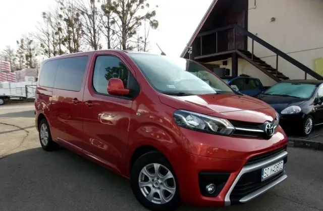 TOYOTA Proace 