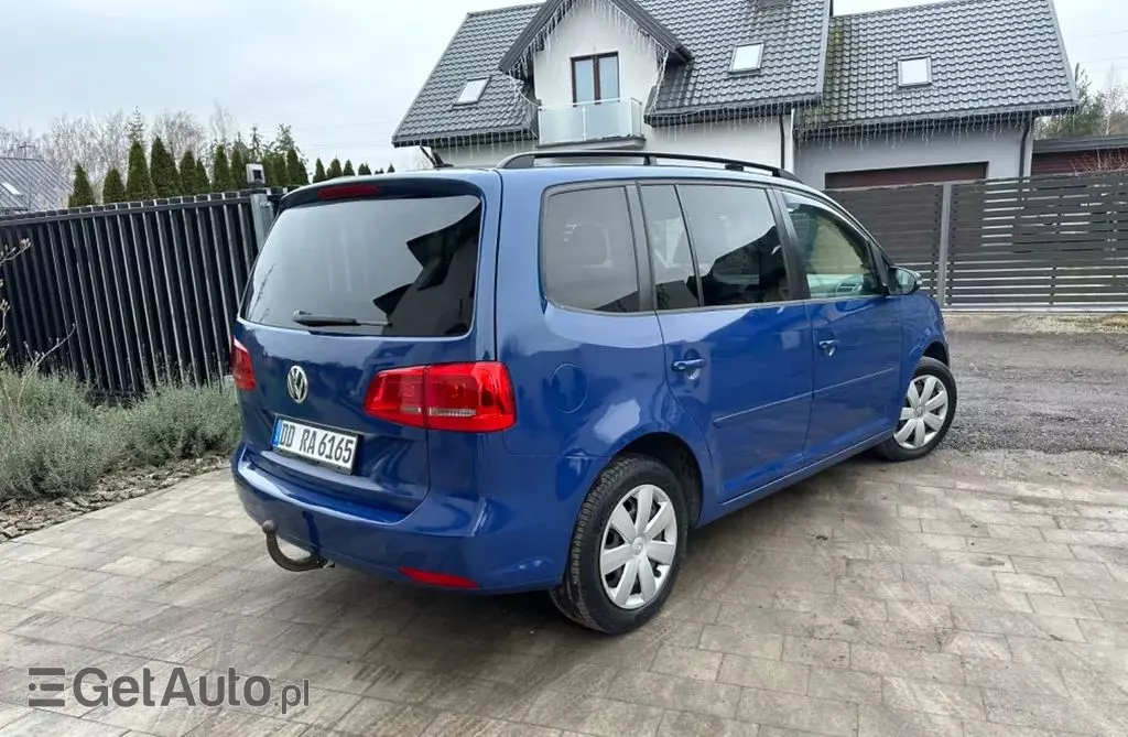 VOLKSWAGEN Touran 