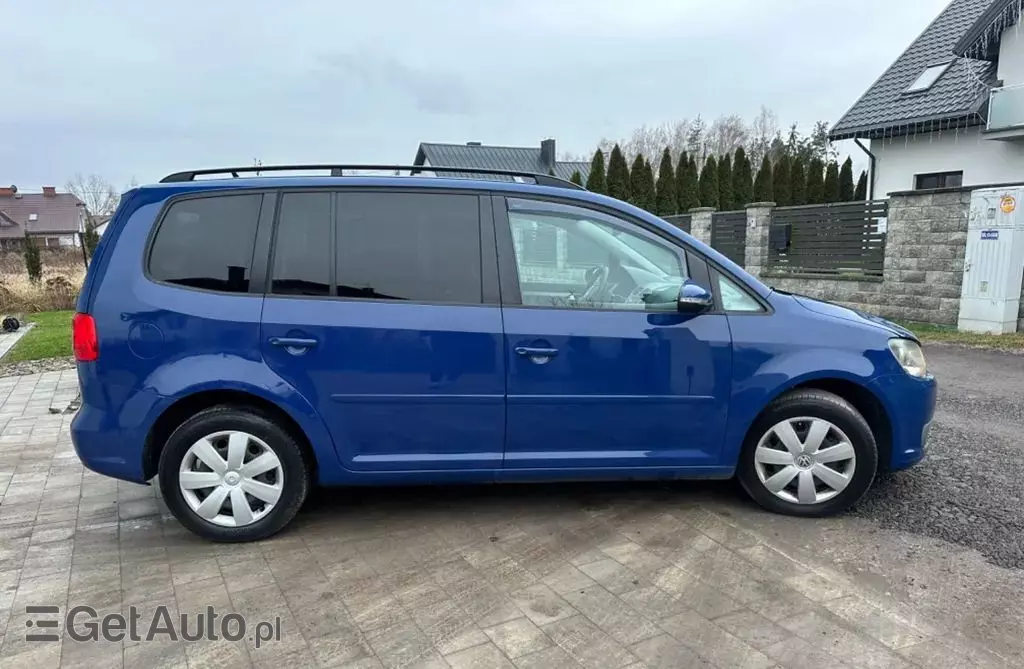 VOLKSWAGEN Touran 