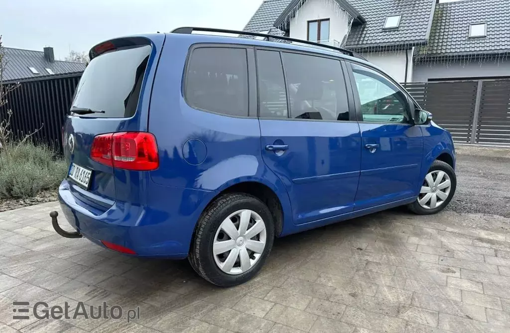 VOLKSWAGEN Touran 